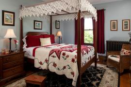 queen bed suite